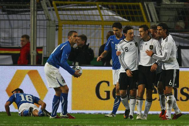 德国队（包括之前的联邦德国）从未在大赛中击败意大利